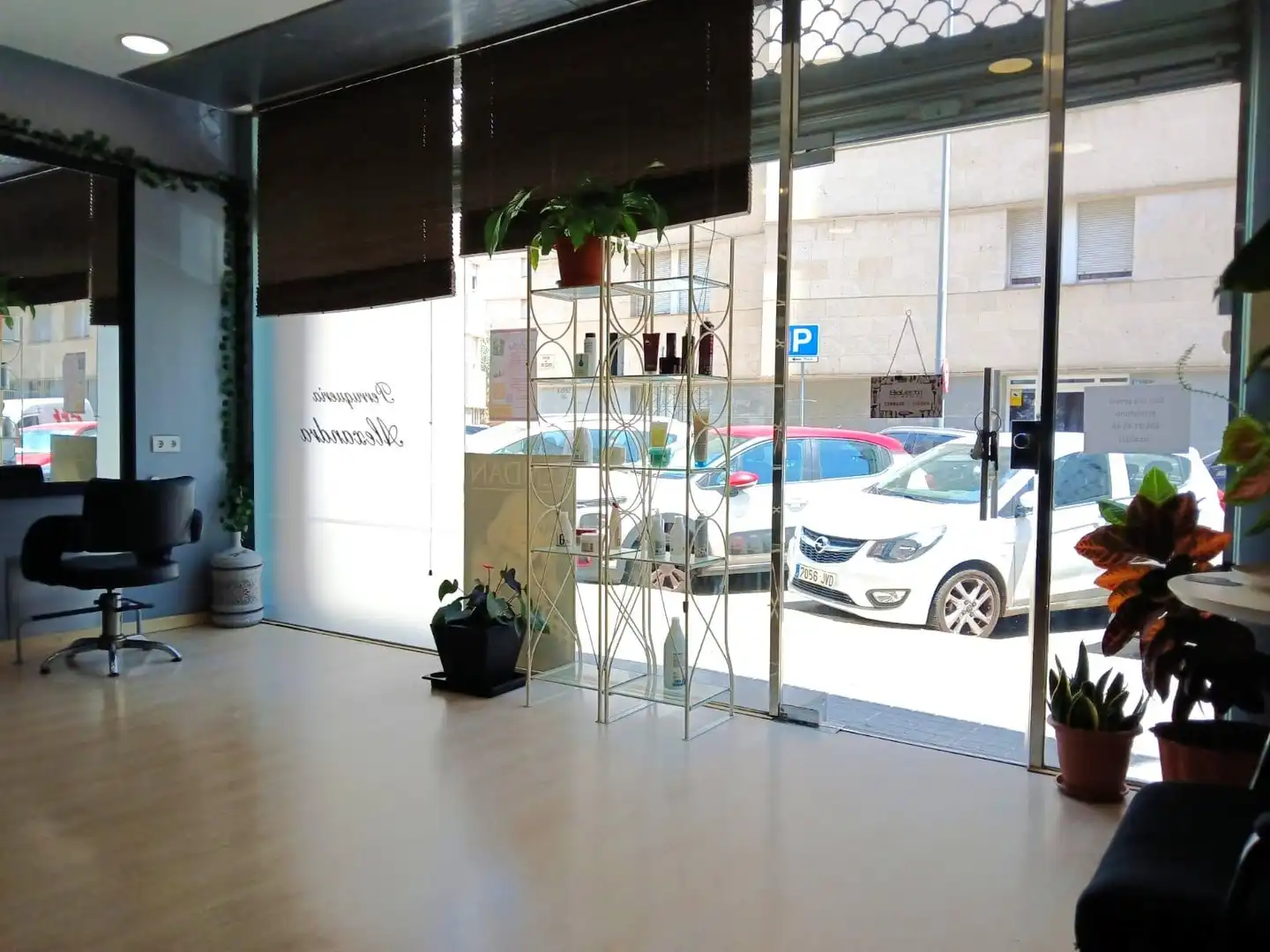 Local comercial en  Carrer de l'Abat Escarré 15 - Foto 3