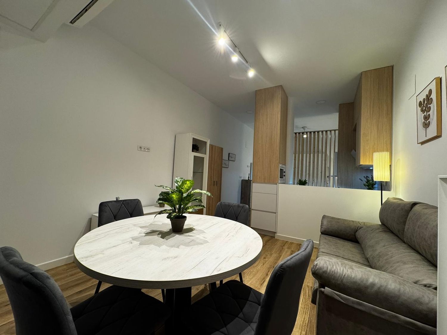 Piso en calle Juan de Gortz, 1