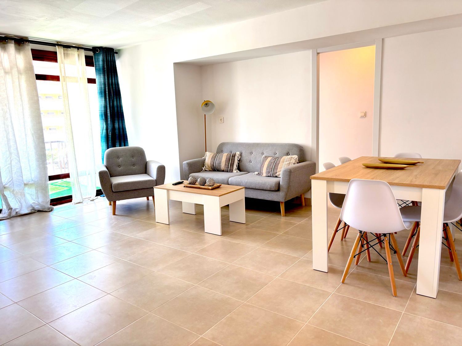 Piso en avenida Carvajal, 59 b - Foto 3