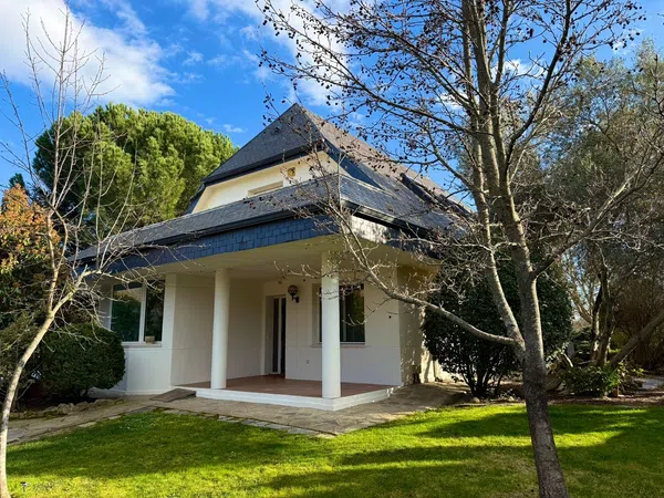 Casa independiente en Navalquejigo - Los Arroyos - Foto 1