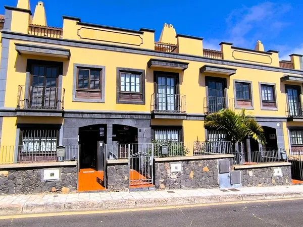 Chalet adosado en Calle Rector Francisco Hernández Borondo, 80, Gracia, Gracia - Foto 1
