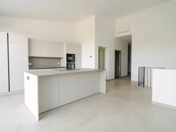 Chalet adosado en Calle de n'Olesa, 119 - Foto 4