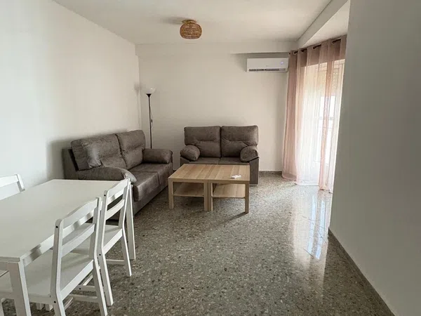 Piso en calle Conde de Torres Cabrera, 14