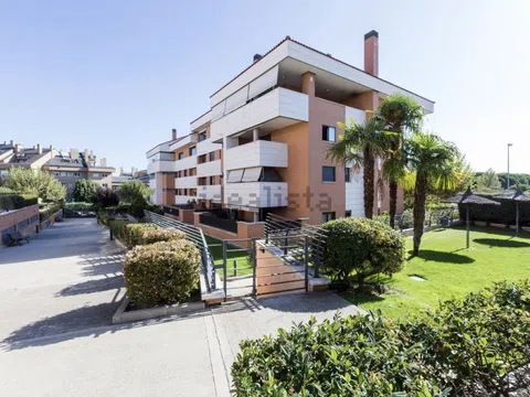 Piso en calle Rosales, 34