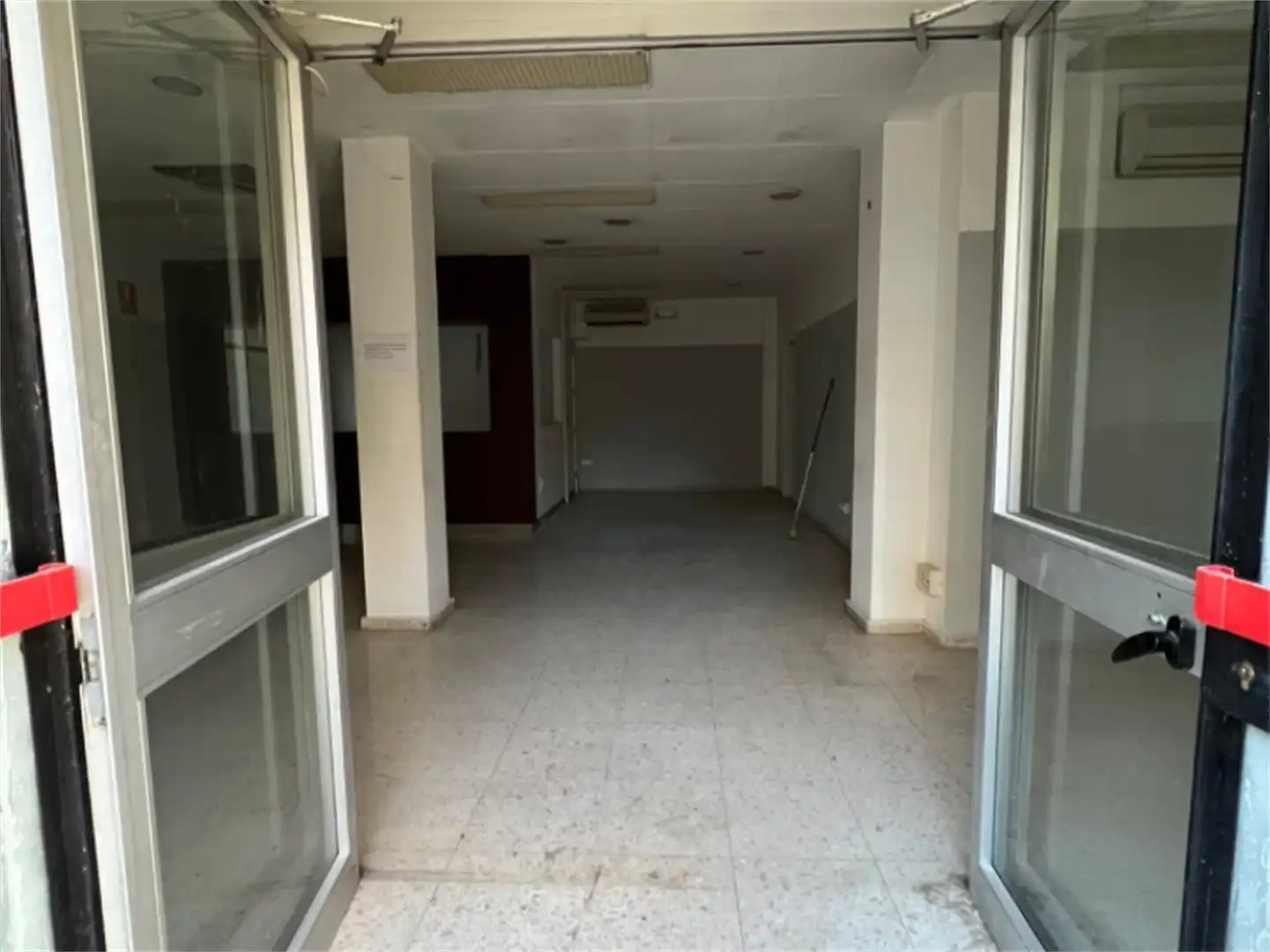 Local comercial en  Plaza de la Constitución - Foto 7