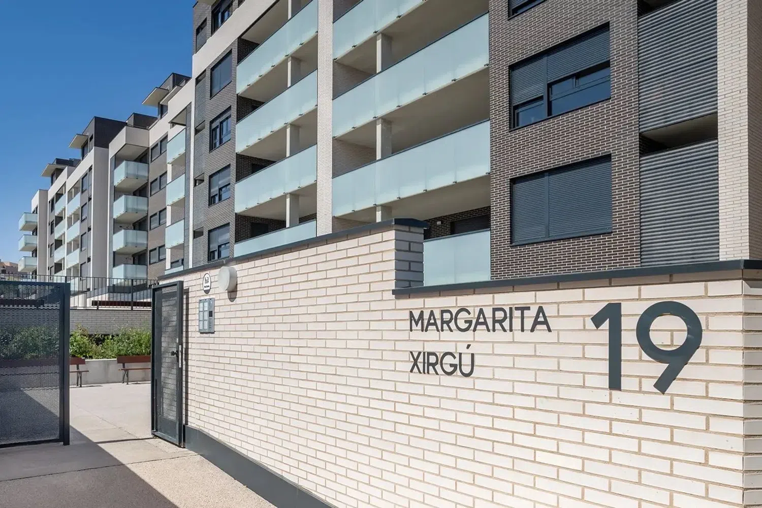 Piso en calle Margarita Xirgu, 19 - Foto 1