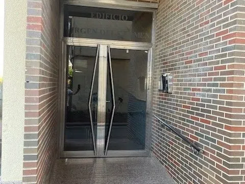 Piso en avenida Primero de Mayo, 5
