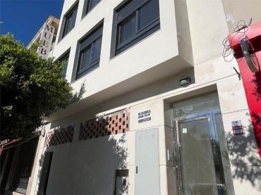 Local comercial en  Calle Emilio Thuillier 74 - Foto 1