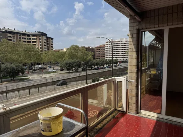 Piso en avenida de Cesáreo Alierta, 23