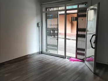 Local comercial en Mollet del Vallès - Foto 4