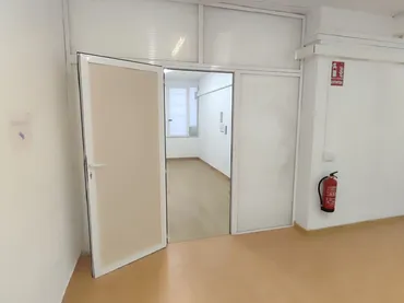 Local comercial en  Avenida del Catedrático Soler 27 - Foto 9