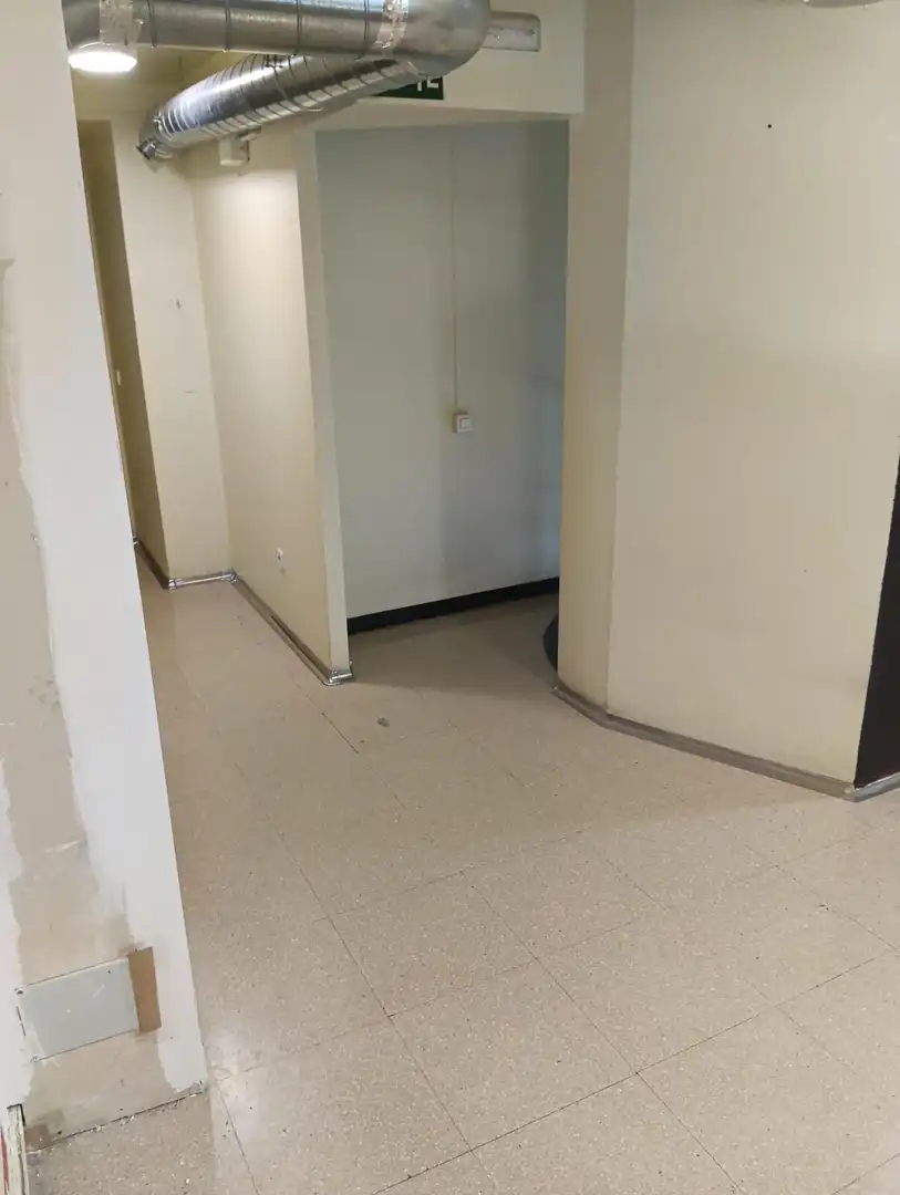 Local comercial en Sabadell - Foto 12