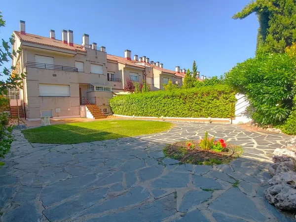 Chalet adosado en Urb. urbanizacion parque rozas Barrio El Pinar- Punta Galea - Foto 1