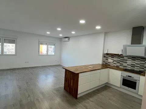 Piso en calle de la Reina Na Germana, 31