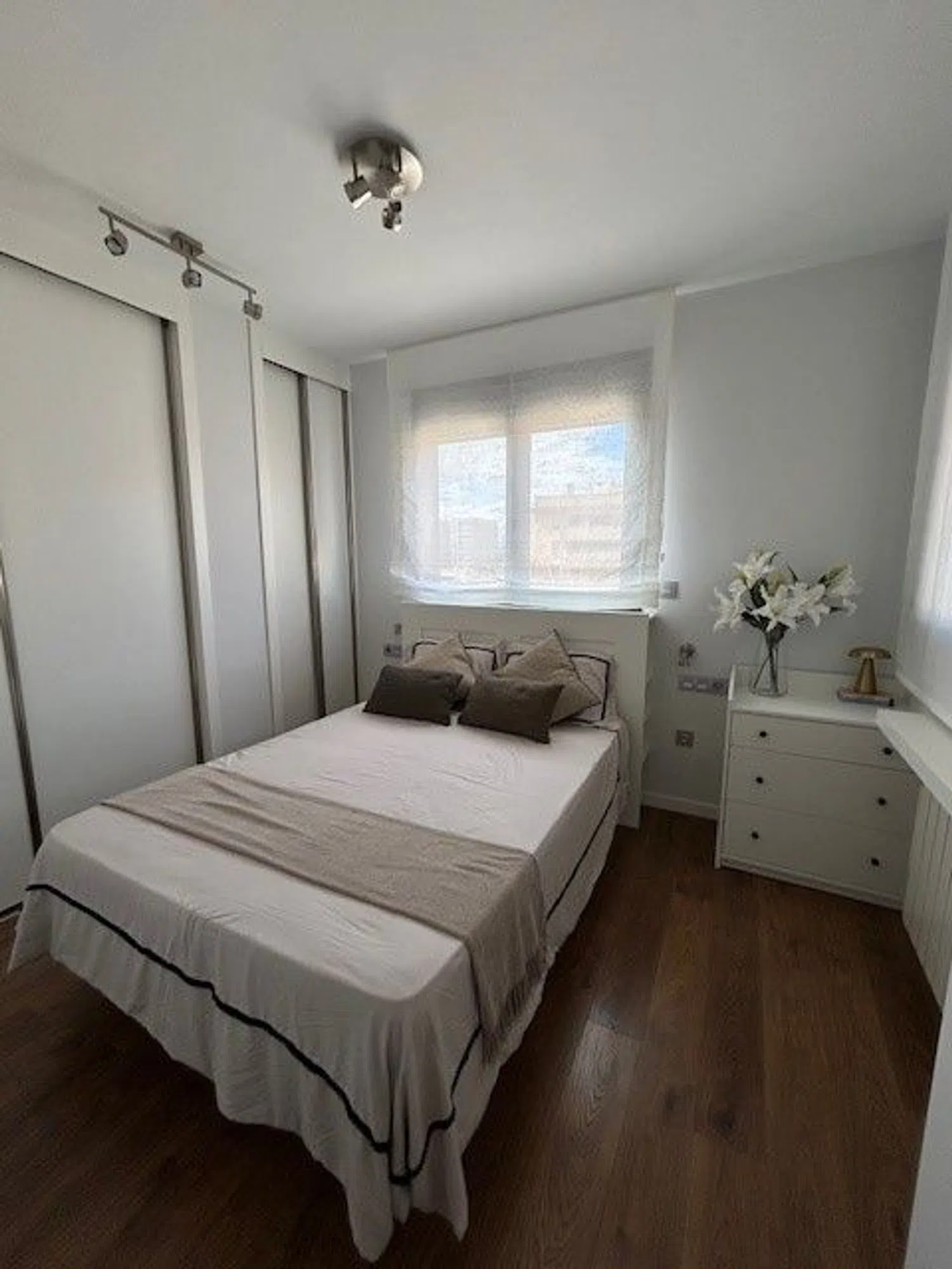 Piso en avenida de la Ilustración, 101 - Foto 22