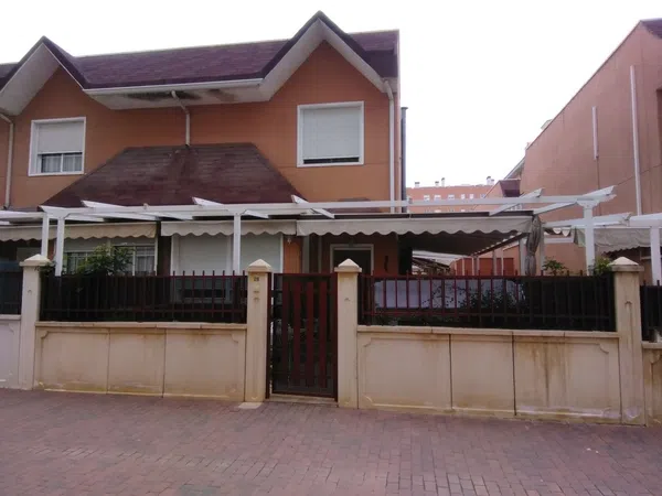 Chalet adosado en Calle Josep Joaquim Landerer, 28 Bw - Foto 1
