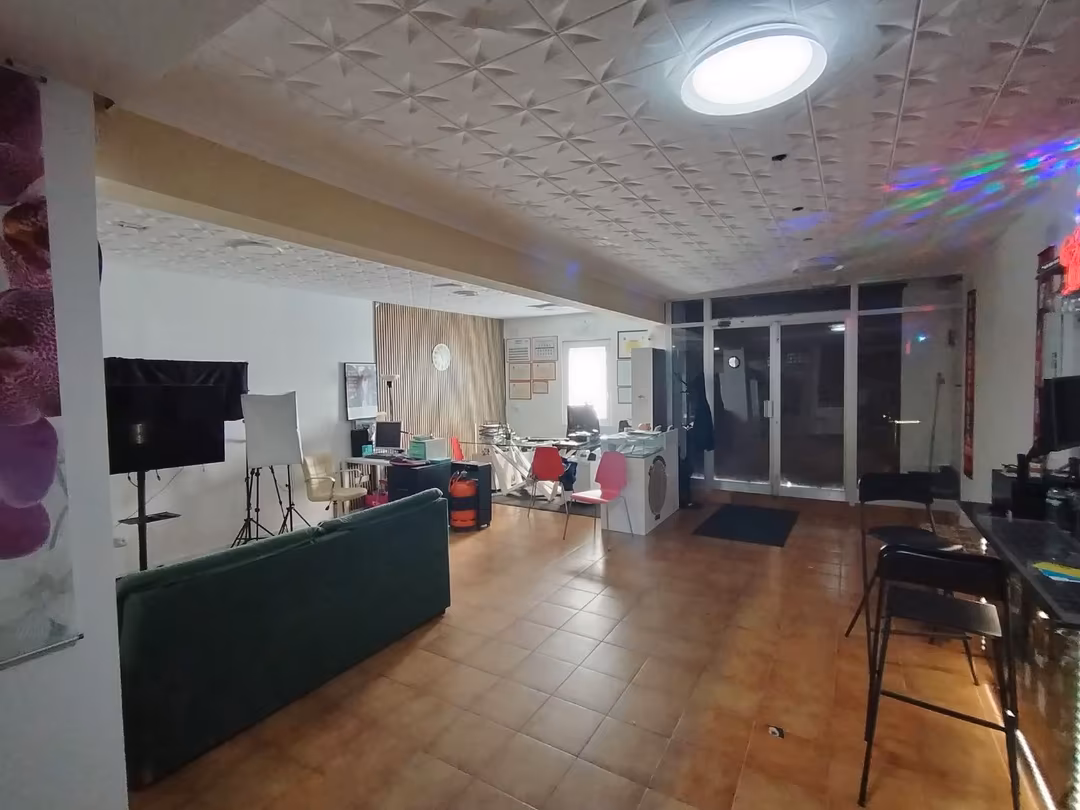 Local comercial en  Carrer del Cid Campeador 102 - Foto 4