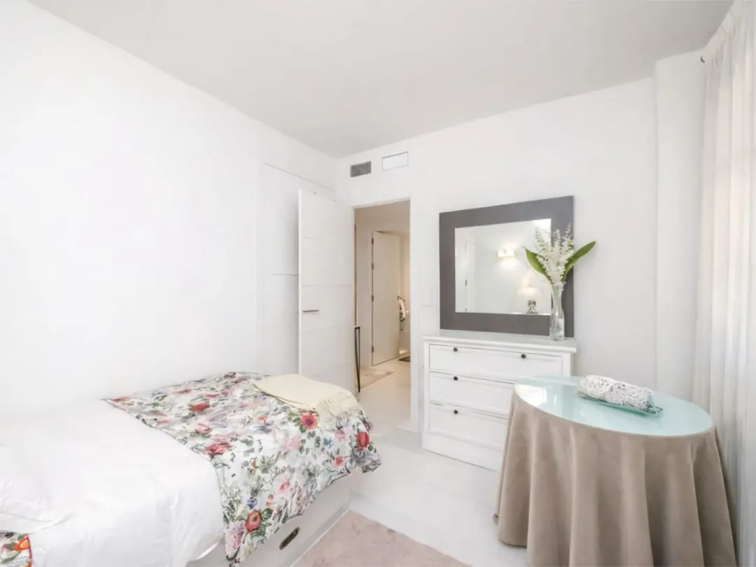 Casa adosada en  Carrer Lisboa 5 - Foto 8