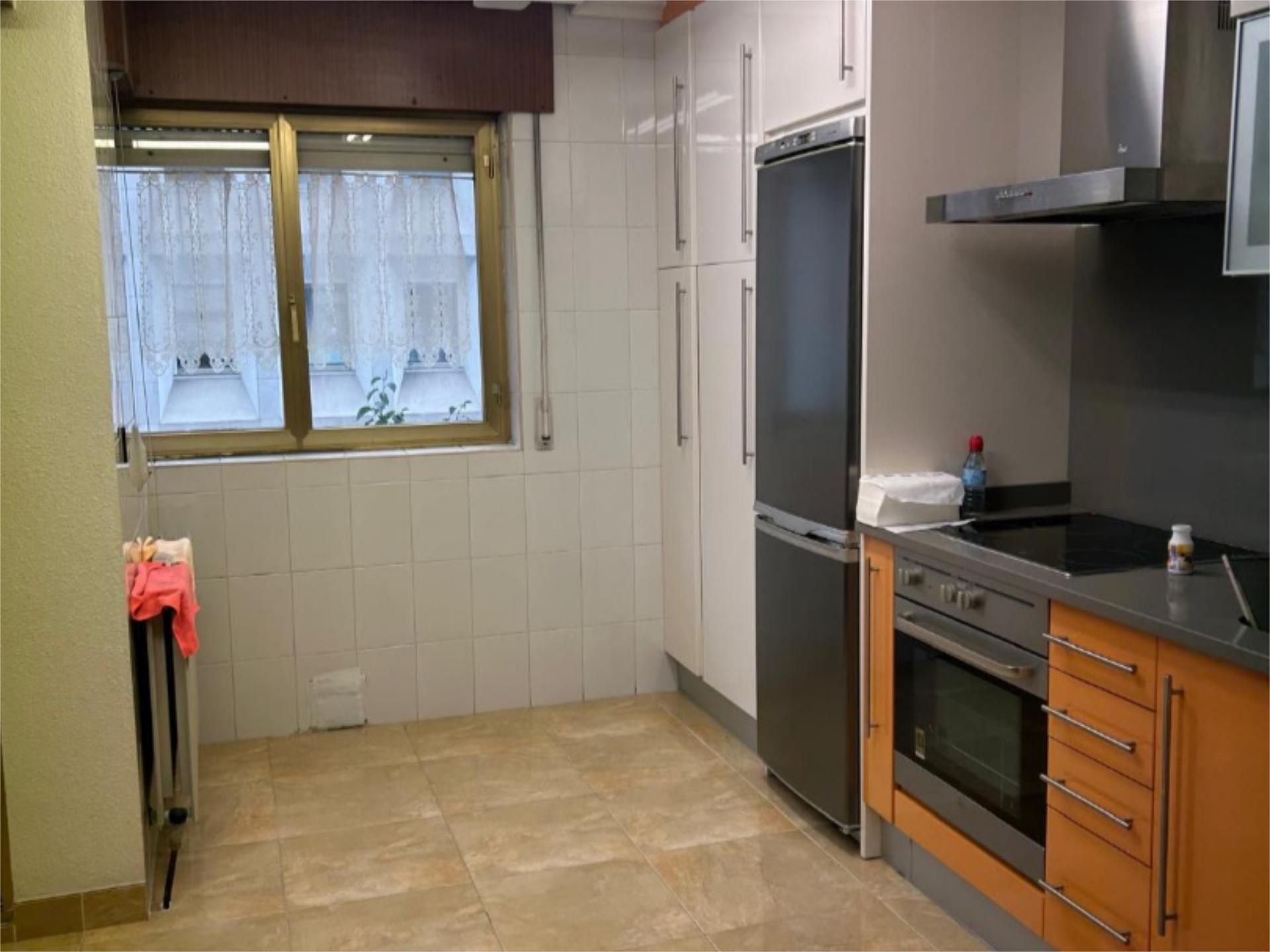 Piso en  Calle Leopoldo Pardo 2 - Foto 1