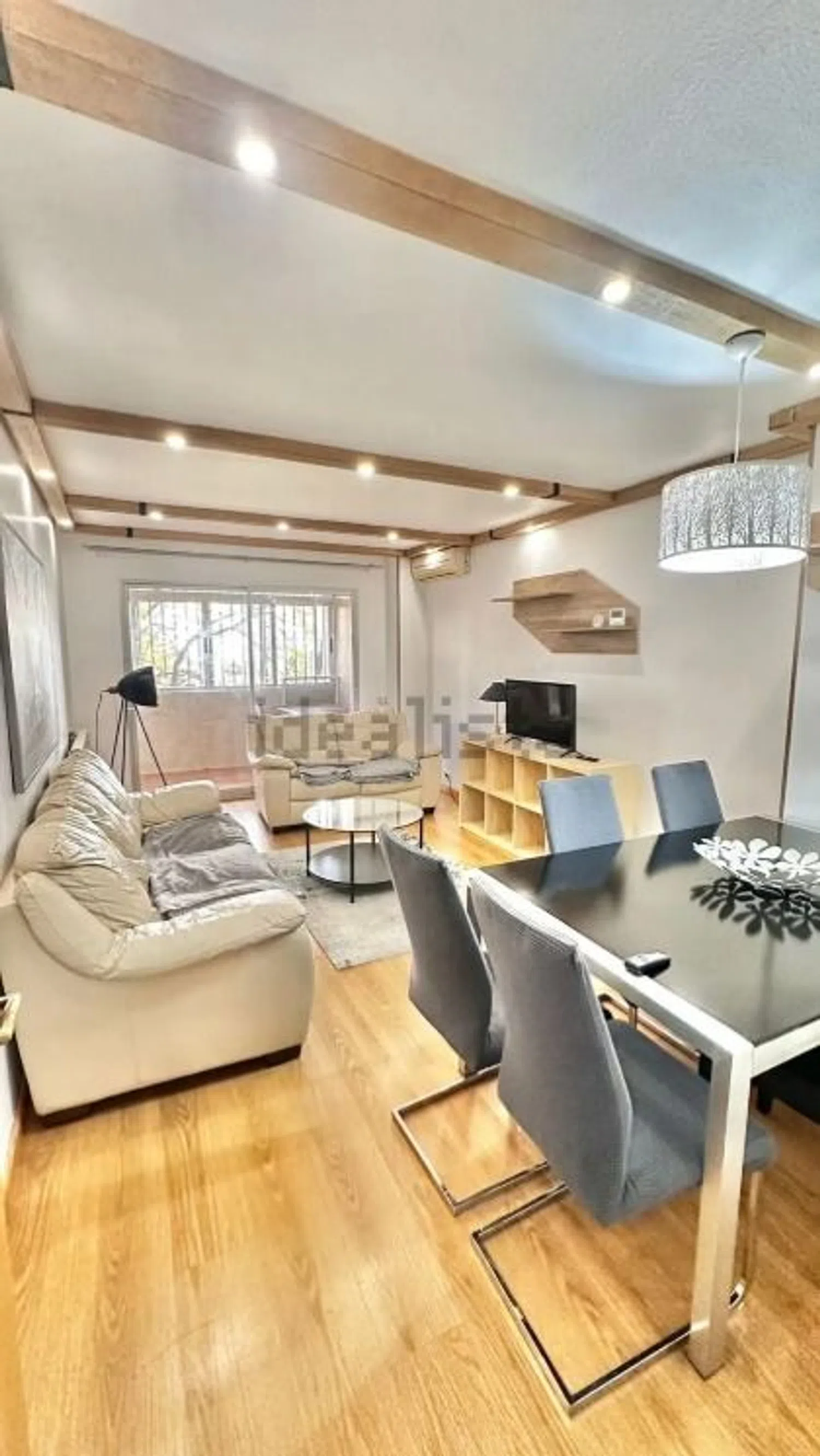 Piso en calle de Felip II, 189 - Foto 2