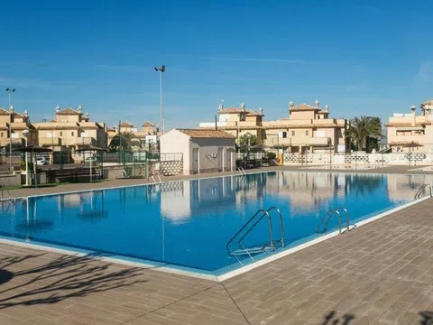 Chalet pareado en calle Monte de Santa Pola, 31
