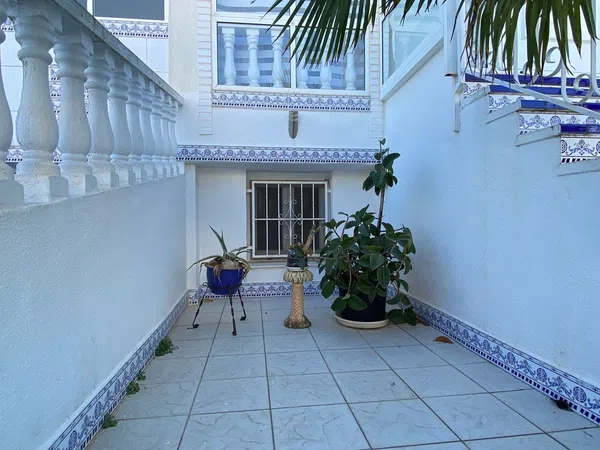Chalet adosado en Urbanización Torrealmendros, 1, La Siesta - El Salado - Torreta - Foto 2
