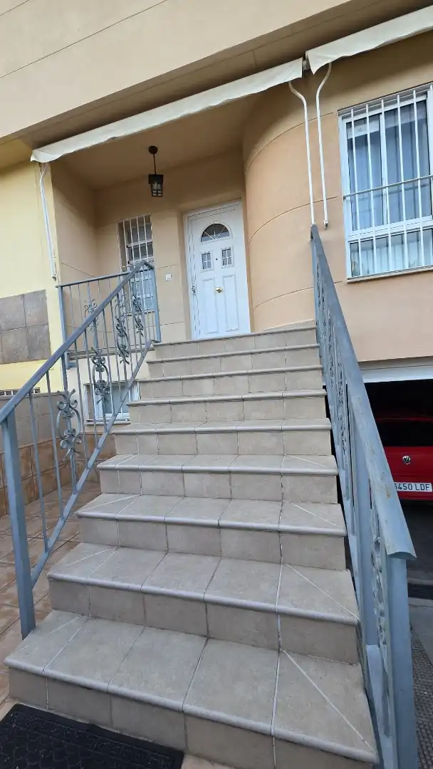 Casa adosada en  Avenida Felipe Corchero 5 - Foto 7