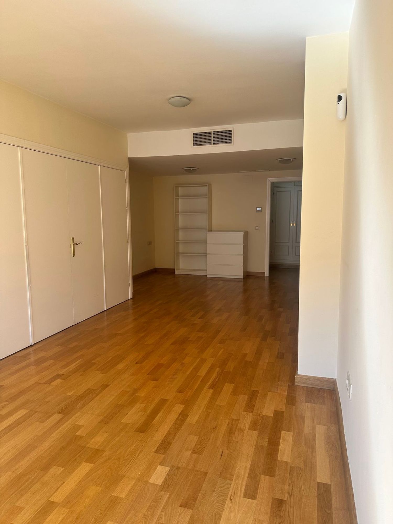 Estudio en calle Amador de los Ríos, 1 - Foto 7