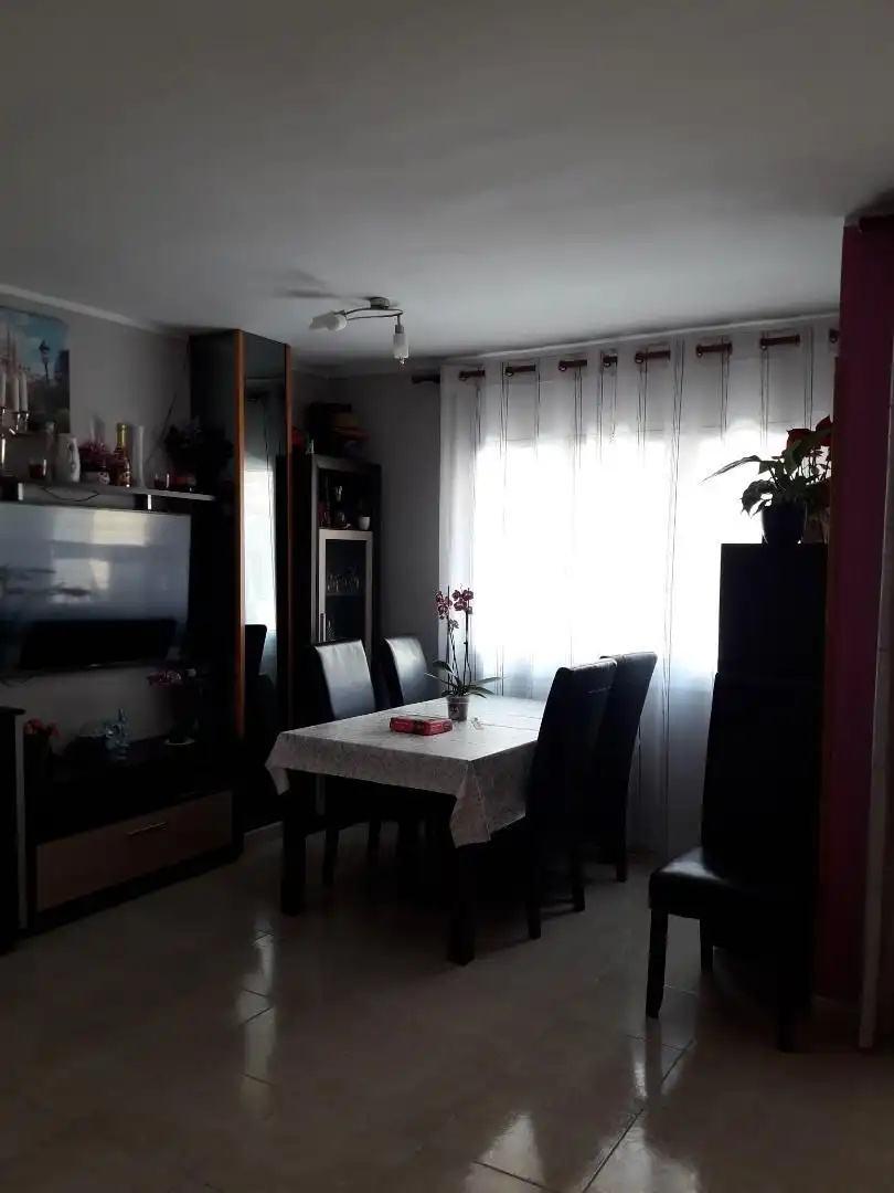 Piso en  Carrer de la Maçana 39 - Foto 3