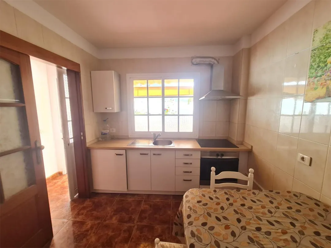 Casa adosada en  Calle Leonor Monteverde 11 - Foto 11