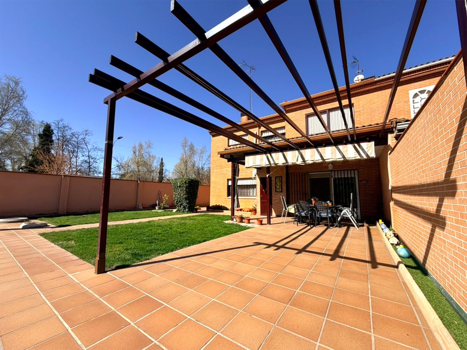 Chalet adosado en Val - Foto 4