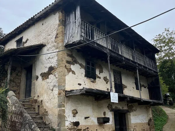 Casa de pueblo en Valdés s/n - Foto 1