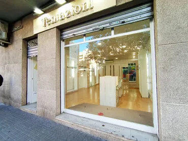Local comercial en  Francesc Macià 16 - Foto 1