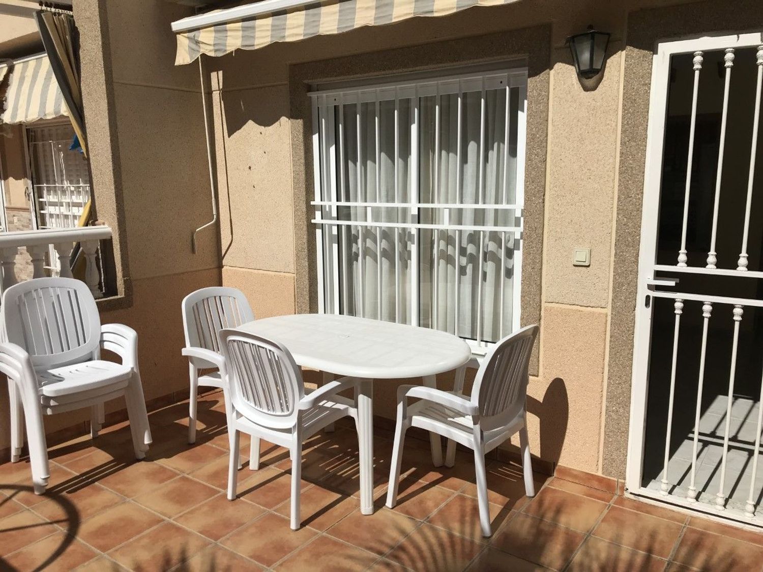 Chalet adosado en Avenida de Cervantes, 110 - Foto 2