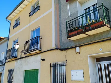 Casa adosada en  Calle del Barrio Descaderado 17 - Foto 2