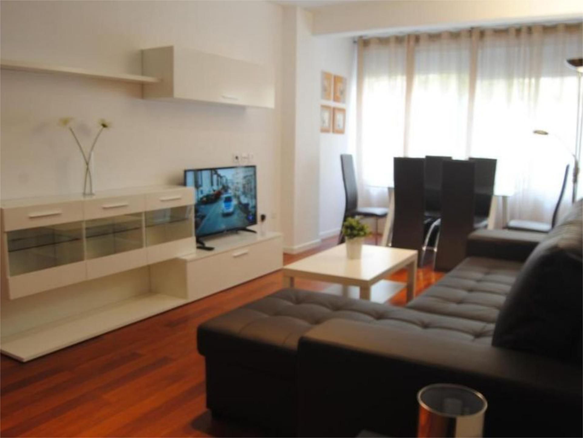 Piso en  Calle la Regente 12