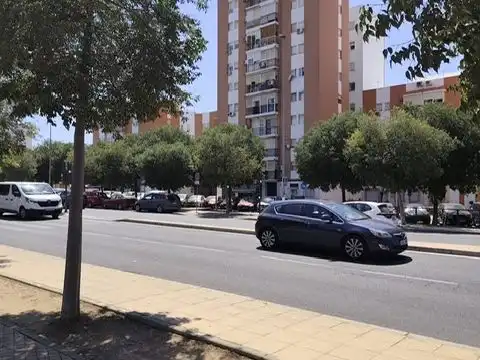 Piso en  Avenida de Bellavista 10 - Foto 8