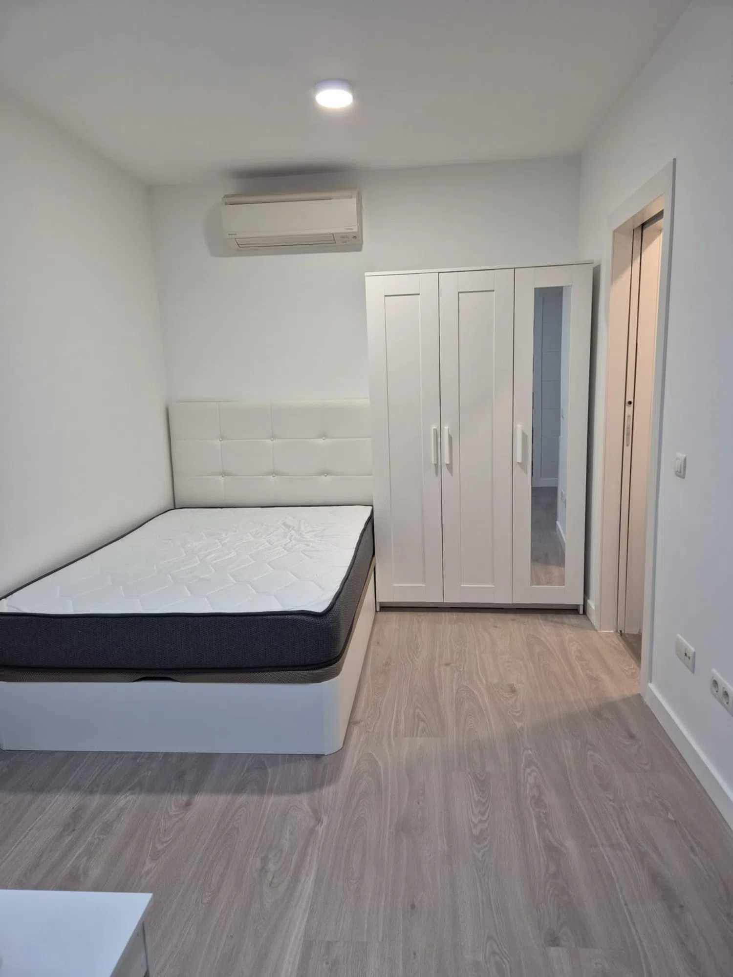 Estudio en calle de Tarragona, 38 - Foto 1