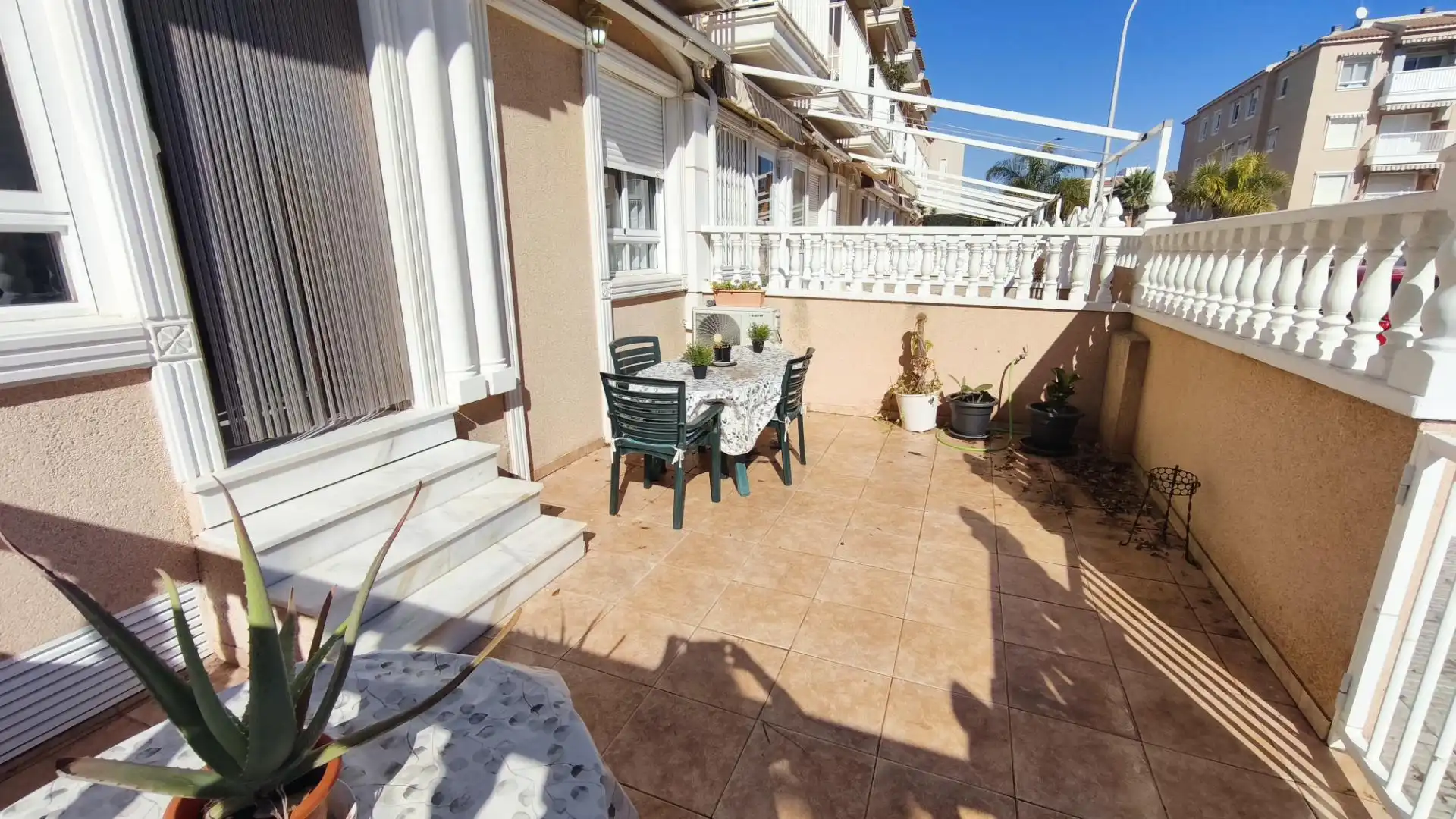 Casa adosada en  Carrer Consueta 24 - Foto 1