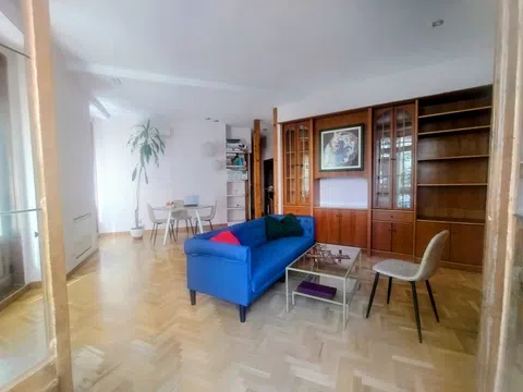 Piso en calle del Amparo, 84