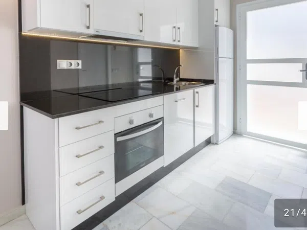 Chalet adosado en avenida Alpandeire, 1 - Foto 4