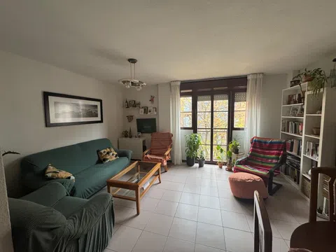 Piso en calle Algorta, 24