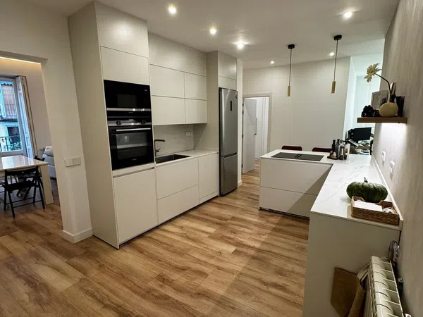 Piso en calle del Ave María, 45