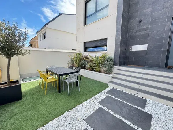 Chalet adosado en Barrio Montecarmelo