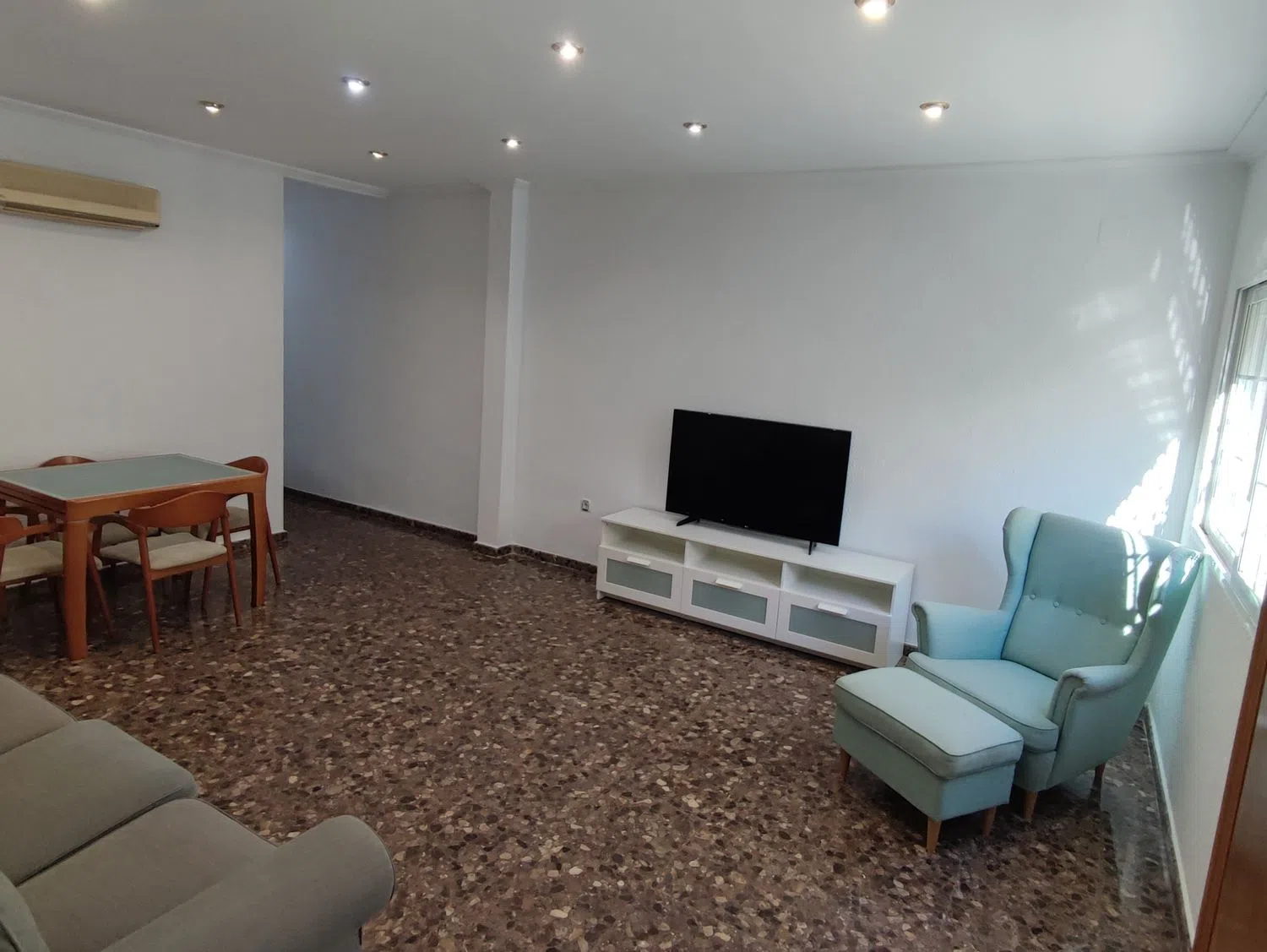 Piso en calle de Josep Ballester, 20 - Foto 1