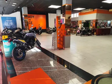Local comercial en  Avenida Arias de Velasco 28 - Foto 4