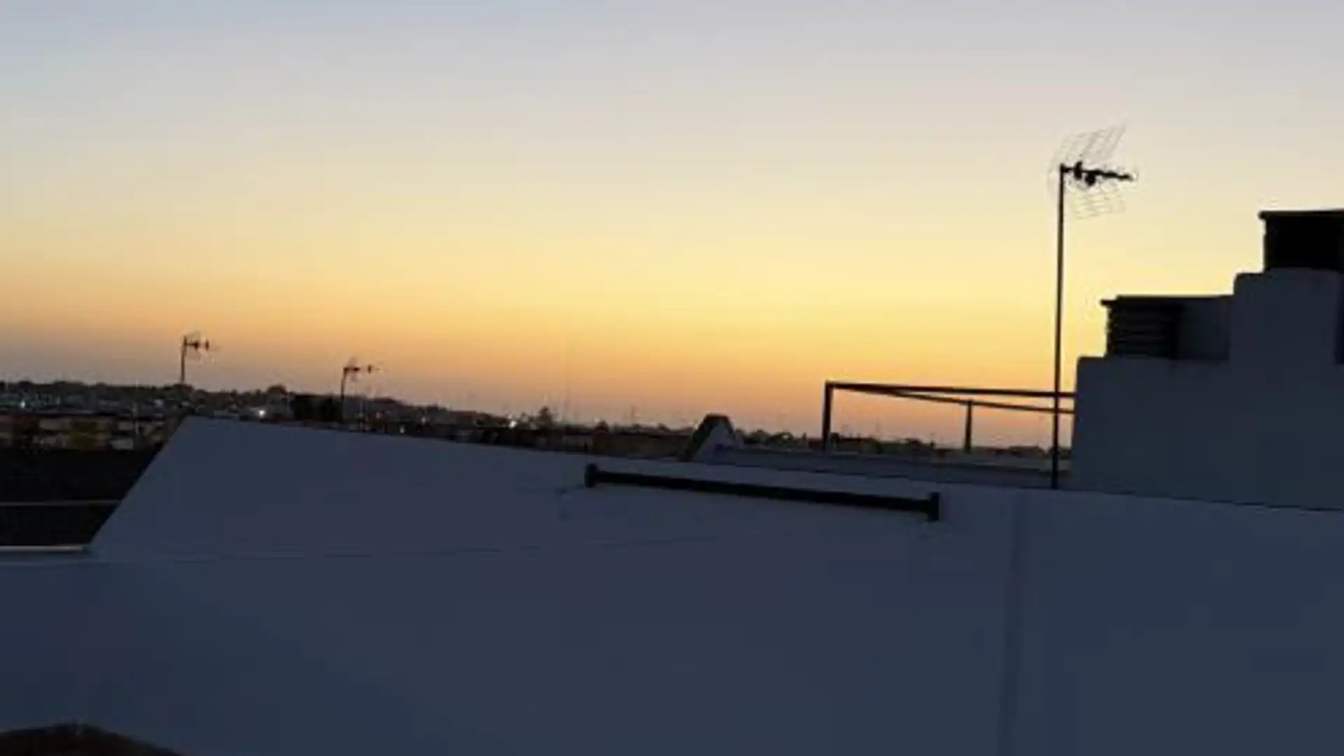 Casa adosada en Dos Hermanas - Foto 1