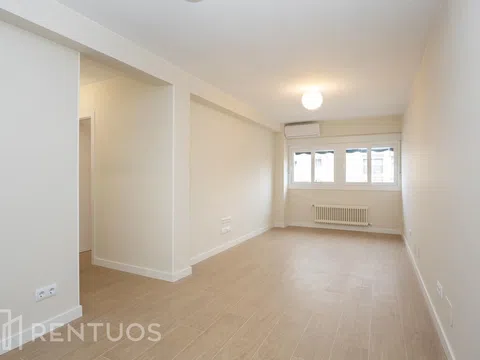 Piso en avenida del General Perón