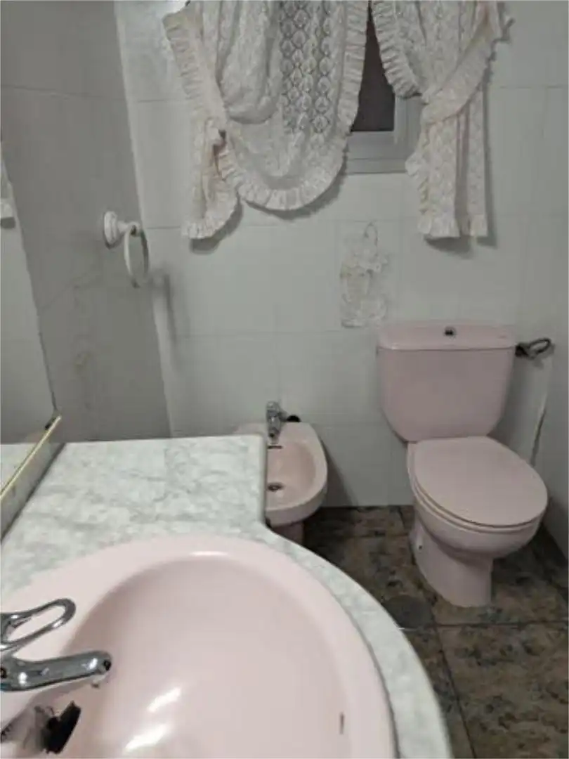 Piso en polideportivo - Foto 4