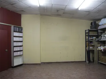 Local comercial en  Calle Lauri Volpi 26 - Foto 10